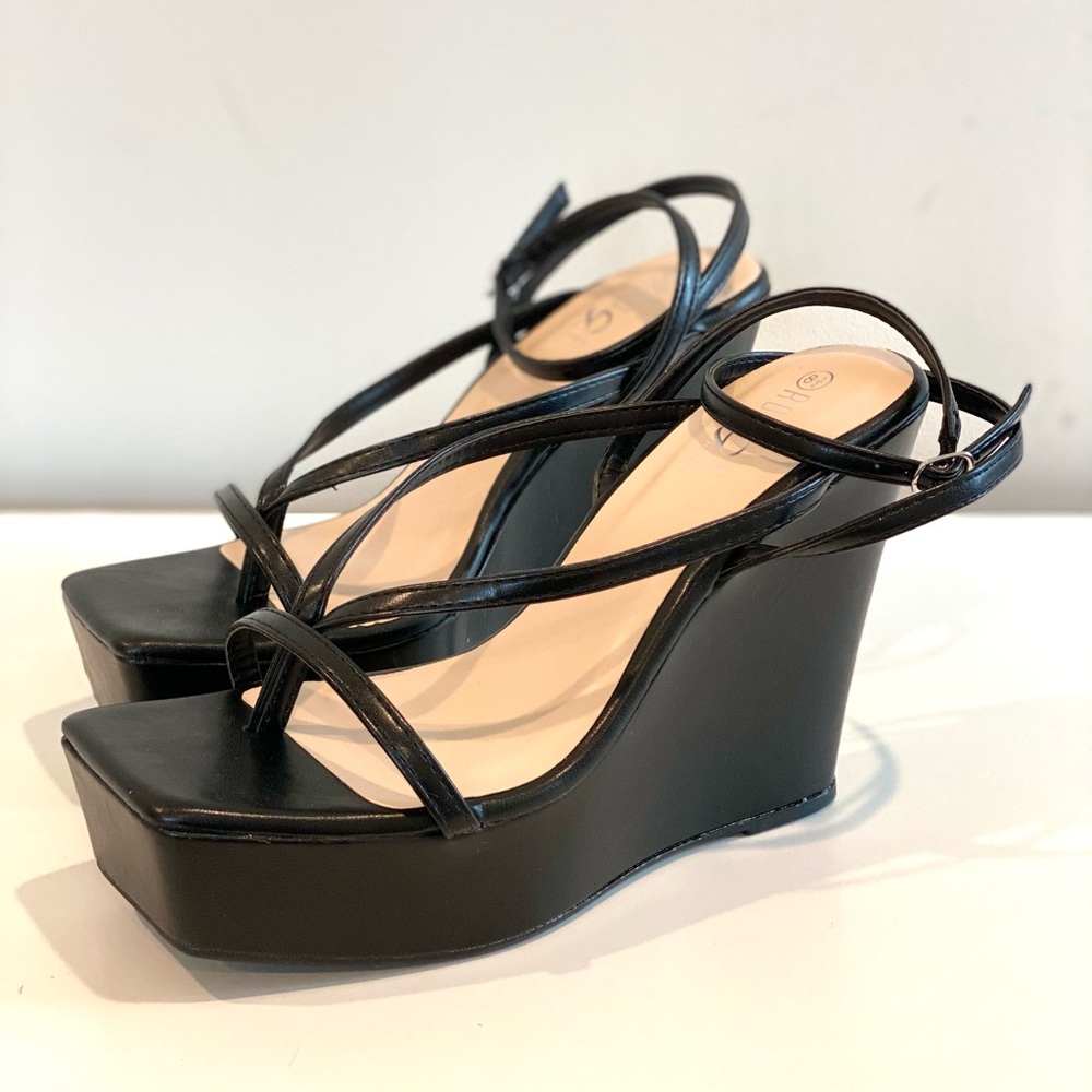 Black Wedge Sandals with Platform and Ankle Strap size 8 - Picture 8 of 15